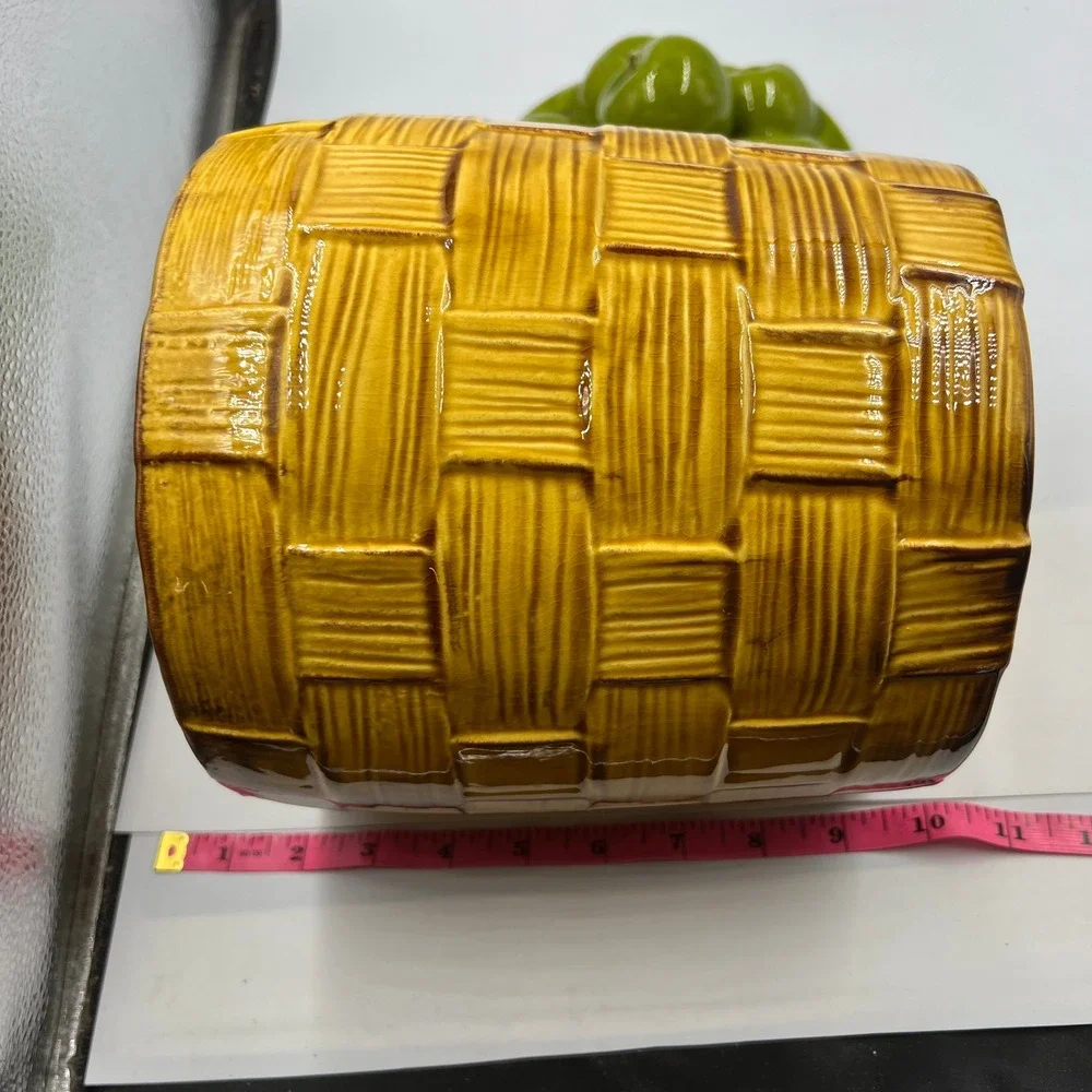 Vintage Doranne California J-210 Ceramic Apple Basket Cookie Jar Avocado Green